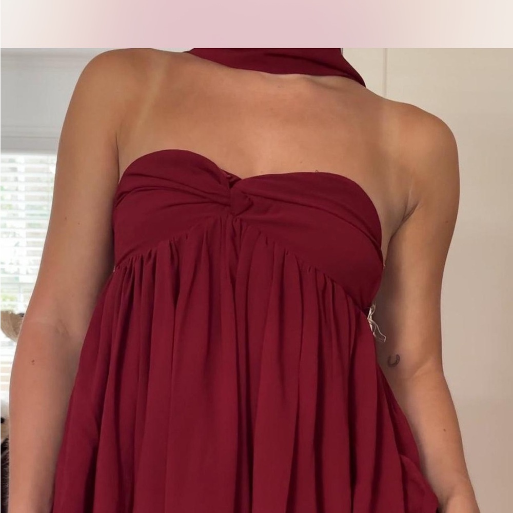 Elegant Red Strapless Dress with scarf